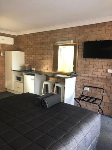 Motor Motel 3*